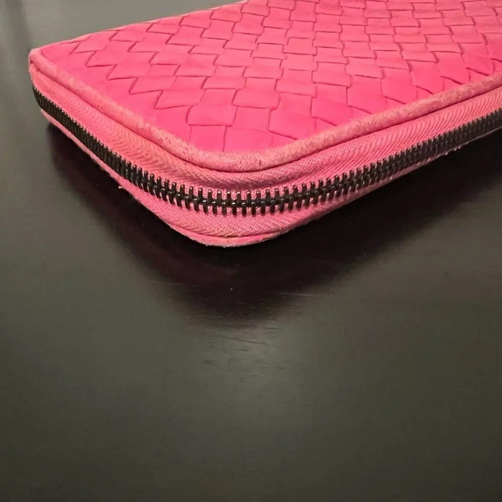 AUTHENTIC BOTTEGA VENETA Zippy WALLET- Pink